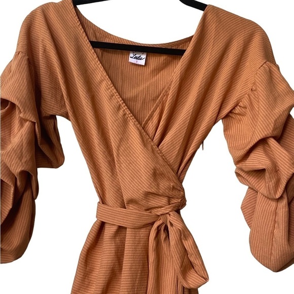Selfie Leslie DANIELLE RUCHED SLEEVE WRAP DRESS TAN Size Small - Picture 7 of 12